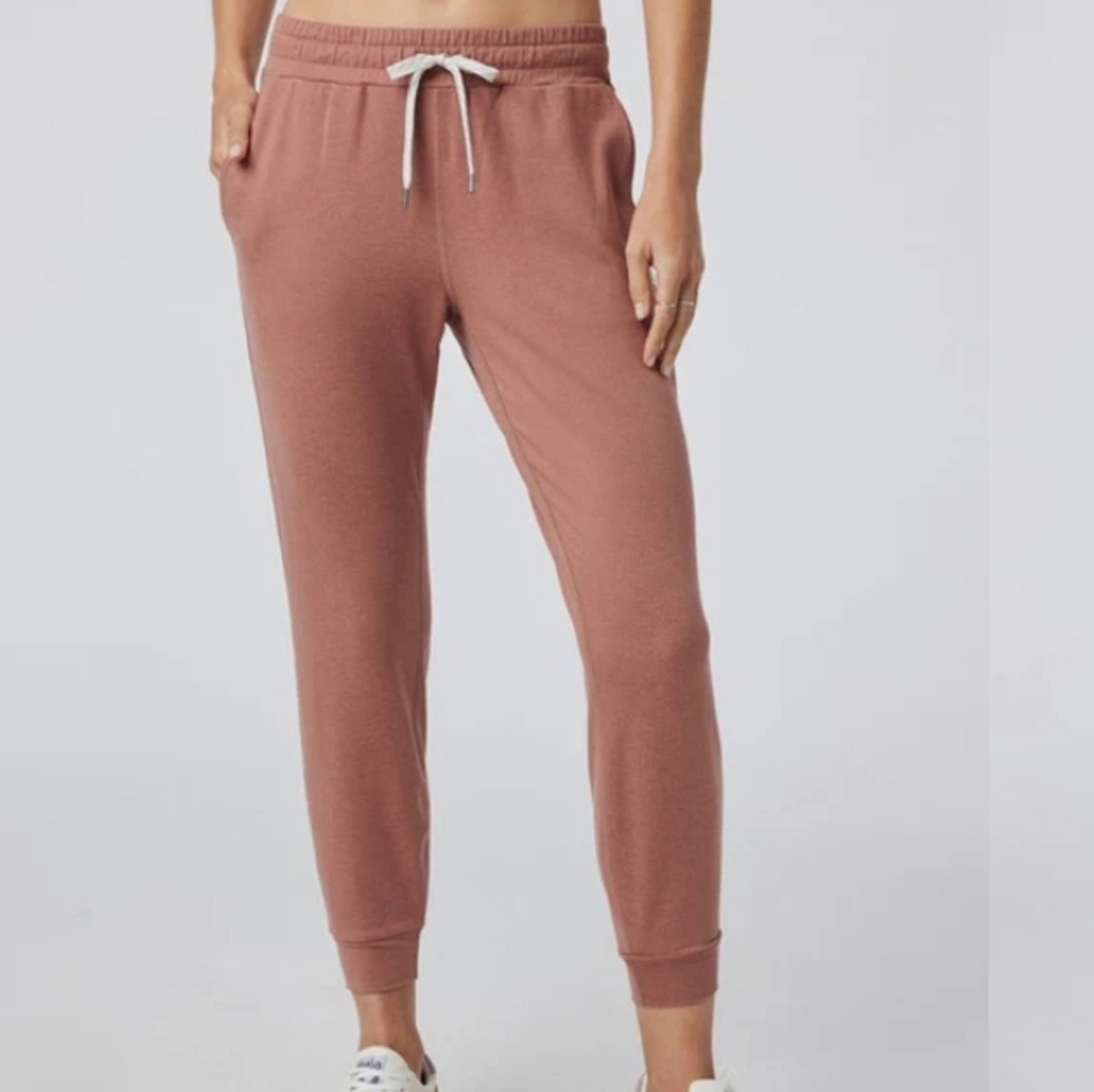 Vuori performance joggers